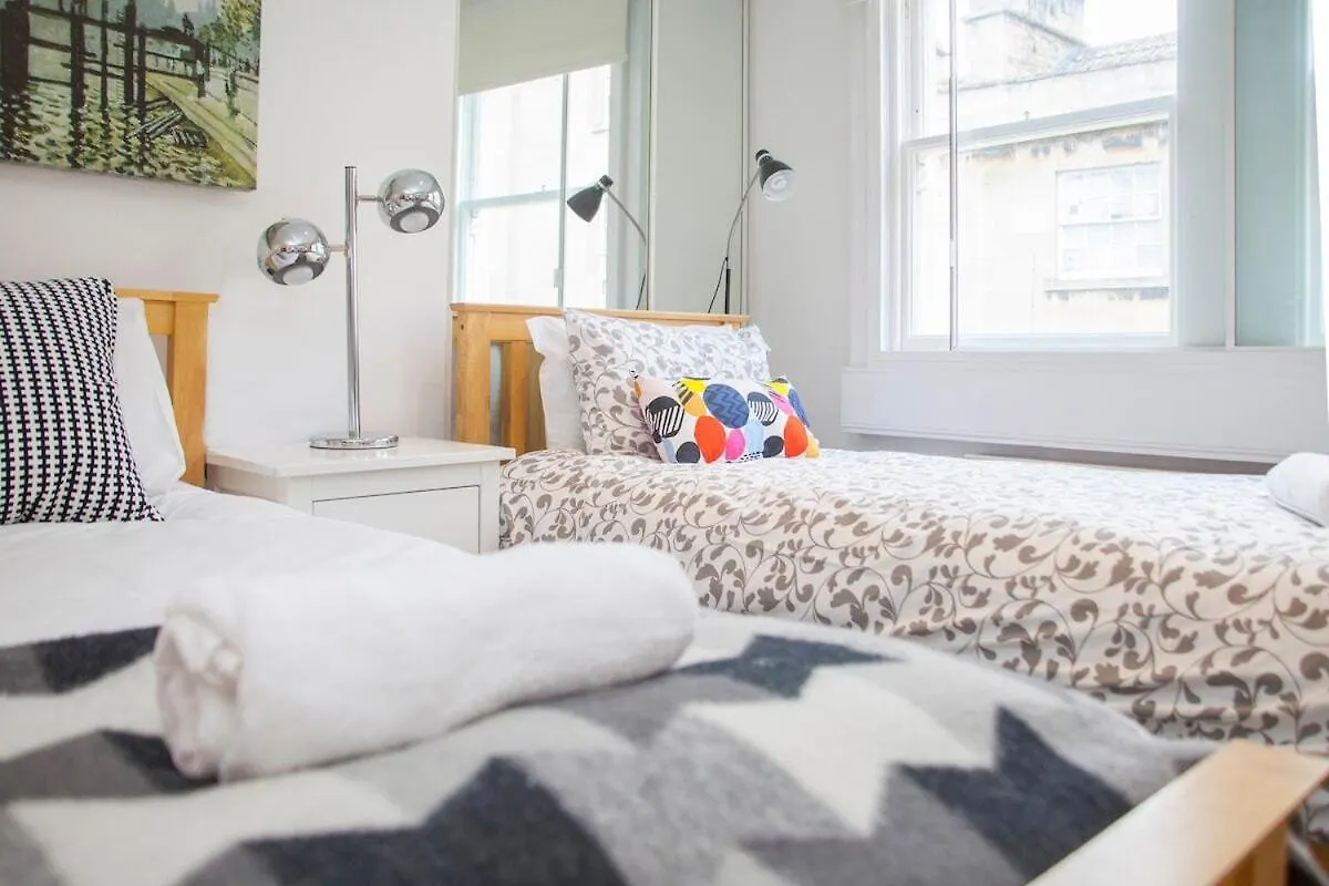 The Roof Terrace Maisonette - City Centre Bath 0*,  United Kingdom